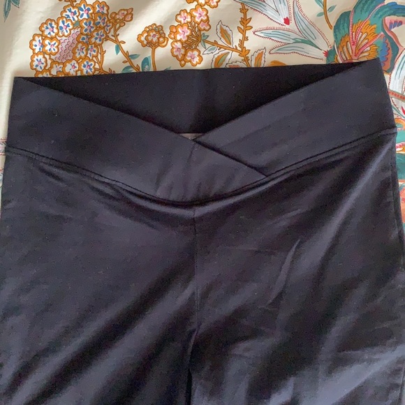 Suzy Shier capri leggings - Picture 2 of 4